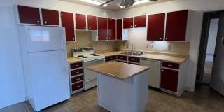 Updated  Spacious 1 Bed 1 Bath Gallery 1