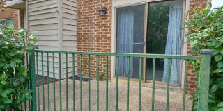 Adorable 2 bedroom townhome style Condo Gallery 22