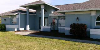 NW Spacious 3/2/2 on Saltwater Canal-Fish off the Dock! Gallery 3