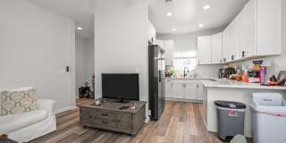 Spacious turfed yard! Gallery 6