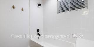 10 Finger Circle Gallery 25