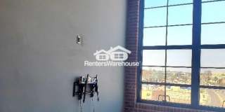 2323 Locust Street Gallery 27