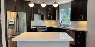 Live in the 90210! Stunning Modern Newly Renovated 2 Bedroom plus bonus room home in Beverly Hills! Gallery 31