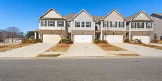 3 BEDROOM TOWNHOME IN OAKWOOD! Gallery 1