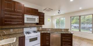 Gorgeous 4 bedroom, 5 bathroom House in Bouldin Creek! Gallery 38