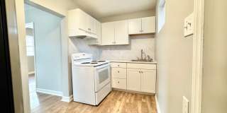 Newly Renovated One Bedroom Duplex - Move In Special! Gallery 8