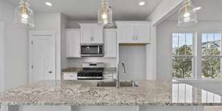 Beautiful 3/2.5 Townhome Move in Ready! Gallery 25