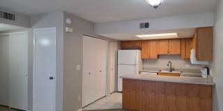 MOVE IN SPECIAL IN TEMPE: NEAR ASU Gallery 6