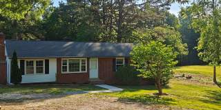 3 bedroom ranch style home in Amelia Gallery 1