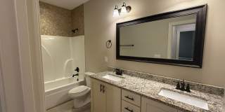 Eagle Ridge Townhome - Furnished Unit - Opelika Gallery 21