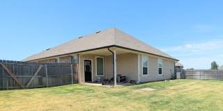 Beautiful 4-Bedroom Yukon Home with Study, 3 Full Baths & Fenced Backyard Gallery 14