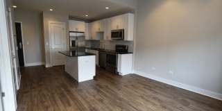 3833 N Broadway Gallery 113