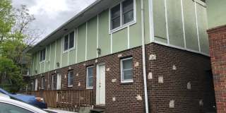 3 Bedroom Townhome on Quite side of East Campus Gallery 1