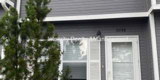 2 Bed/1.5 Bath, 1218 Sqft - 2088 Oakcrest Cir Gallery 1