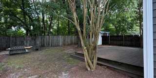 Bungalow in Charlotte with 2 bedrooms, 2 baths Gallery 21