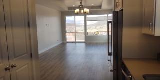 1 Bedroom + Den 1.5 bath 2 Car Garage VIEWS & VIEWS! Gallery 19