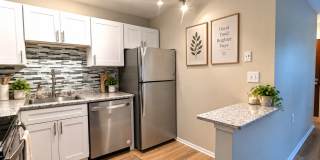 1 Bedroom Condo with Pool and Private Entry Gallery 1
