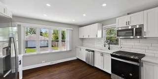 Gorgeous 3 Bedroom Home in Wauconda! Gallery 4