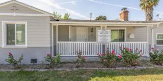 715 S Lake St Gallery 1