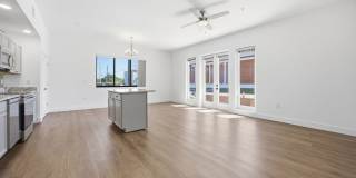 100 North Gallery 10