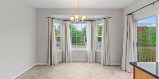 45426 Clarkes Crossing Square Gallery 19
