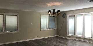 3 bed 2 Bath Brick Home off Park Avenue! Gallery 13