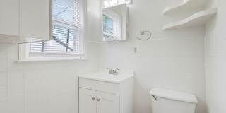 Newly Renovated - 3 Bed, 1.5 Bath Single-Family Home w/ Garage!! Gallery 23