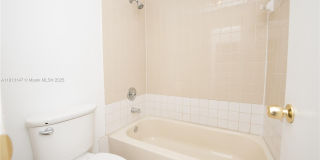 820 N Franklin Ave Gallery 8