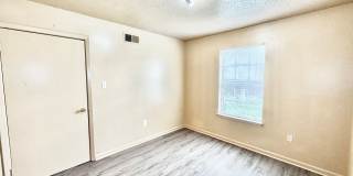 Three Bedroom Apartment with Spacious Dining and Living Area Gallery 11