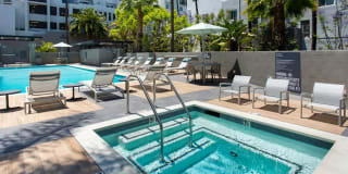 Avalon Woodland Hills Gallery 26