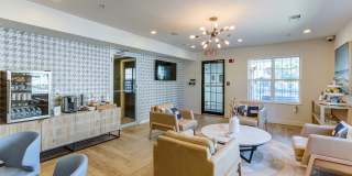 AVIA North Shore Gallery 15