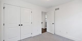 811 Smith Avenue Gallery 38