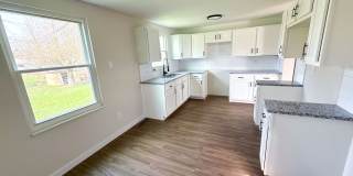 Newly Rehabbed 4BR Home in Hamilton Schools w/ Full Basement Gallery 5