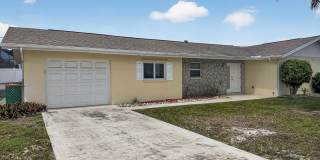 Discover the perfect Naples Park rental just minutes from the beach. Gallery 36