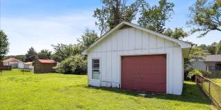 3BR/1.5BA Brick Ranch with Fireplace | Extra Storage | Hampton Near Shipyard & I-64 Gallery 24