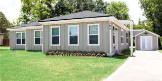 Awesome Home w/ 1/1 Studio Flex Space Just Half Block from Thomas Park! Gallery 1