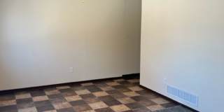 Huge 3 BDRM Southside Duplex Gallery 1