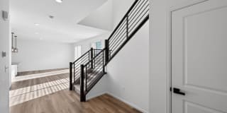 Spacious 4BR House with Beautiful Mountain Views! Gallery 16