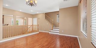 Spacious 3-Story Plus Loft Bedroom, New Floors, New paint, No Carpet Gallery 10