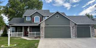 Beautiful 4-Bedroom Meridian Home with 4-Car Garage & Prime Location Gallery 1
