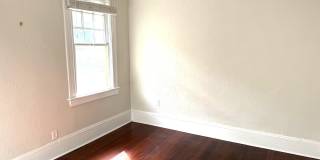 2116 HERSCHEL Street Gallery 15