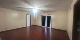 Unique Lyndon area 4 bedroom home with multiple common areas Gallery 15