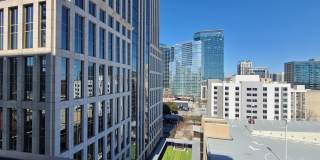 Modern Corner Unit 1BR Condo in Midtown with Skyline Views Gallery 13