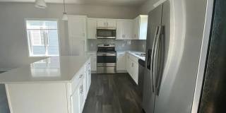 Newer 3BR 2.5ba house in Urbandale, available July 6th! Gallery 6