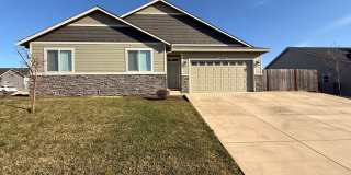 3 Bed 2 Bath - Sublimity Duplex Gallery 1