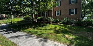 113 Sherwood - Oak Manor Townhome Gallery 1