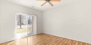 Maple Crossing Condo – Comfort, Convenience & Location Maple Crossing Condo – Comfort, Convenience & Location Gallery 12