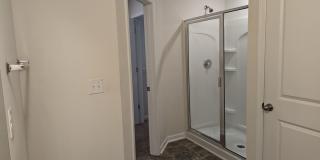 Room in 3 Bedroom Home at Guildford Hill Ln Gallery 26