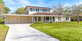 411 Rolling Acres Drive Gallery 1