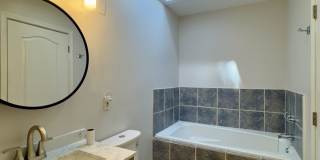 Beautiful 3Bed/2.5Bath Home in the City Gallery 23